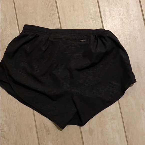 Nike Women’s dri-fit shorts - Picture 3 of 3